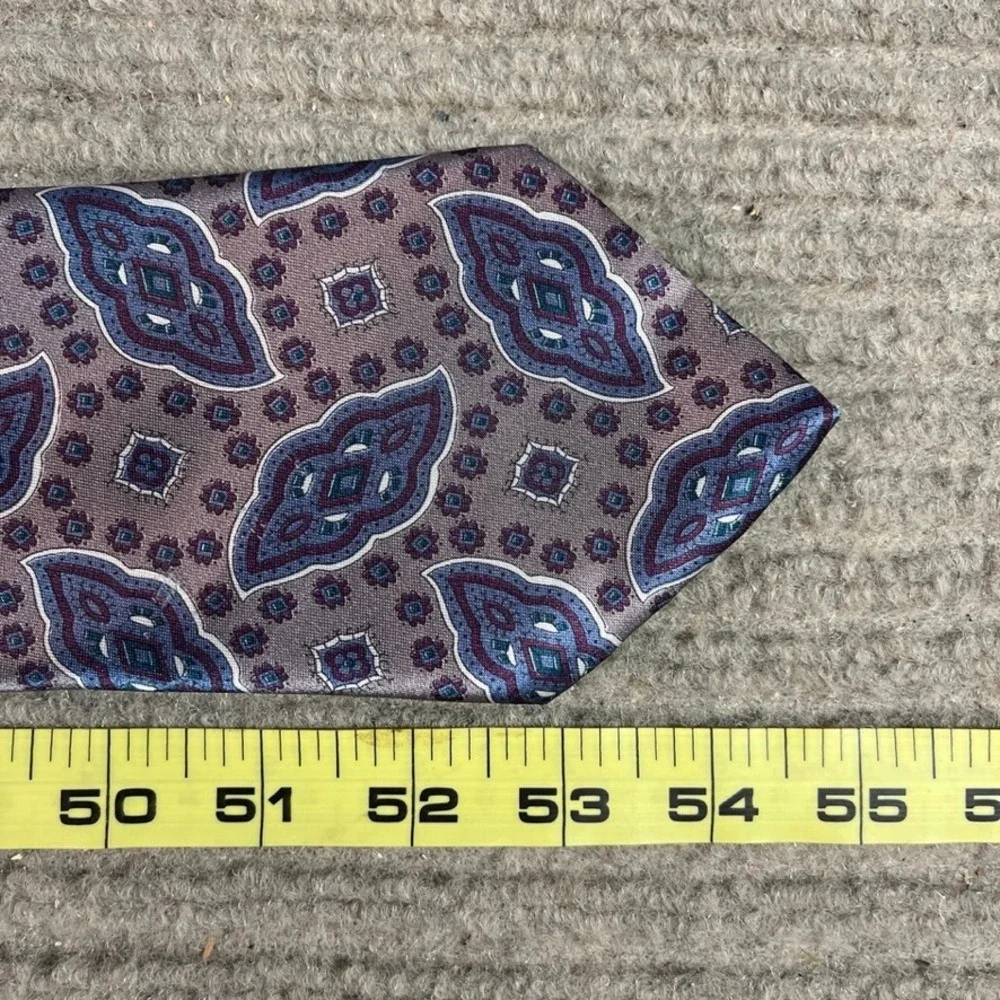 Westchester Classics necktie timeless